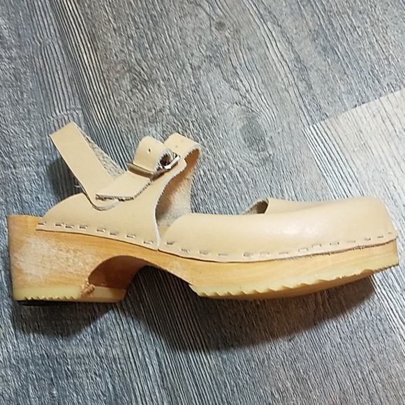olaf daughters clogs